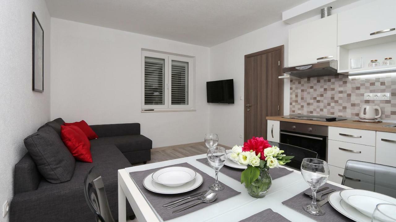 Modern Apartments Iva Makarska Exteriör bild